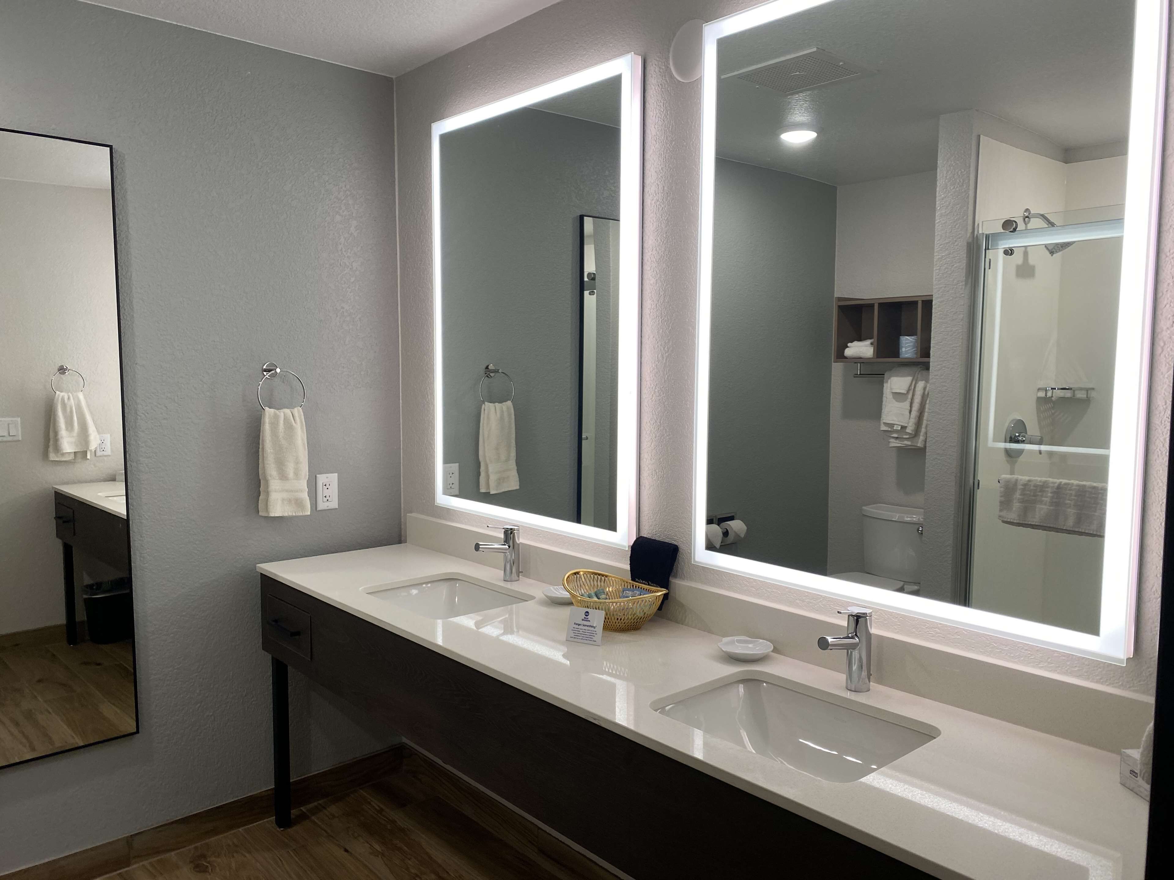 standard room, 2 queen beds, accessible, bathtub | bathroom | eco-friendly toiletries, hair dryer, towels