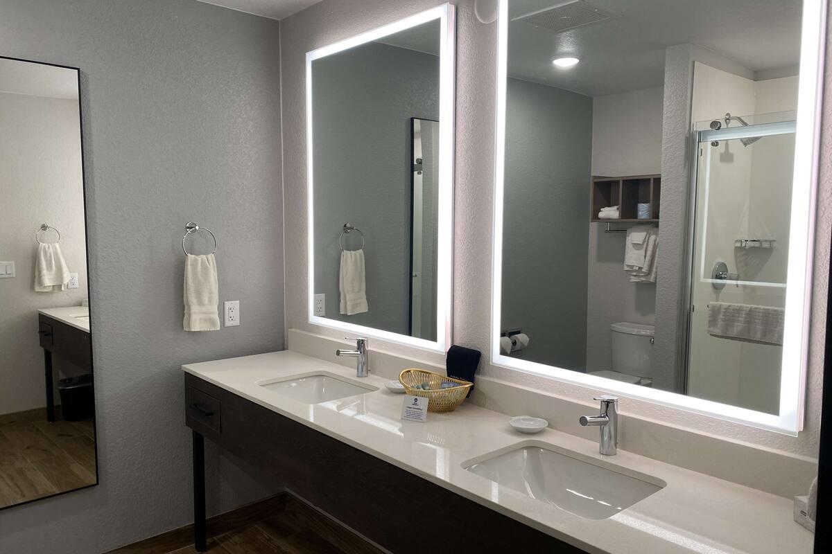 standard room, 2 queen beds, accessible, bathtub | bathroom | eco-friendly toiletries, hair dryer, towels