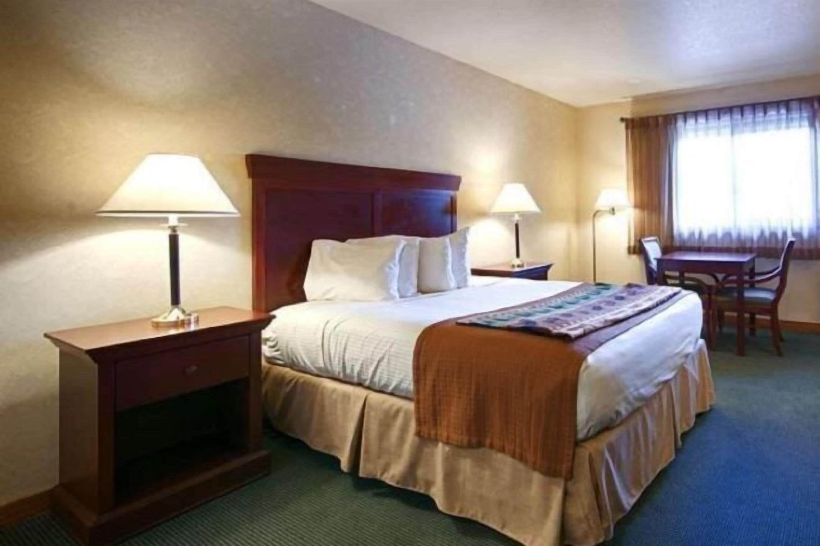 Desk, laptop workspace, iron/ironing board, WiFi