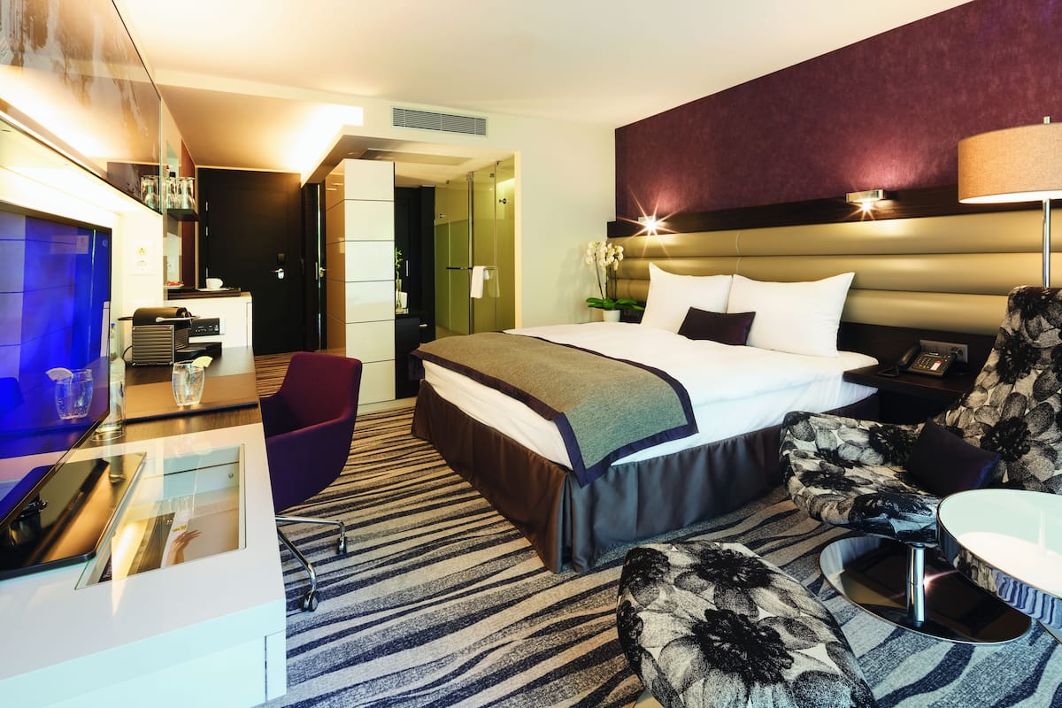 Chambre Prestige, 1 grand lit | Literie de qualité, minibar, coffre-fort, bureau