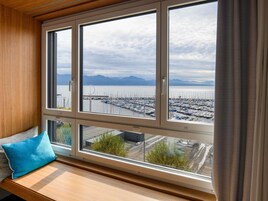 Ropa de cama de alta calidad y minibar 