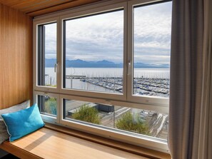 1 bedroom, premium bedding, minibar, in-room safe