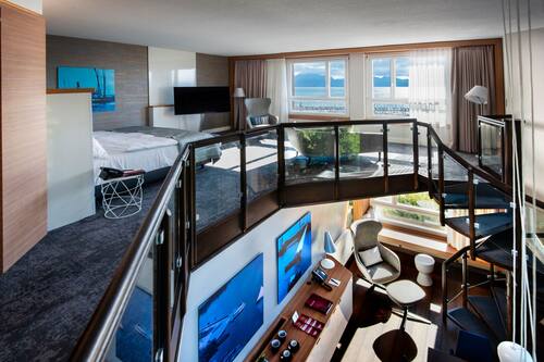 Premium bedding, minibar, in-room safe, desk