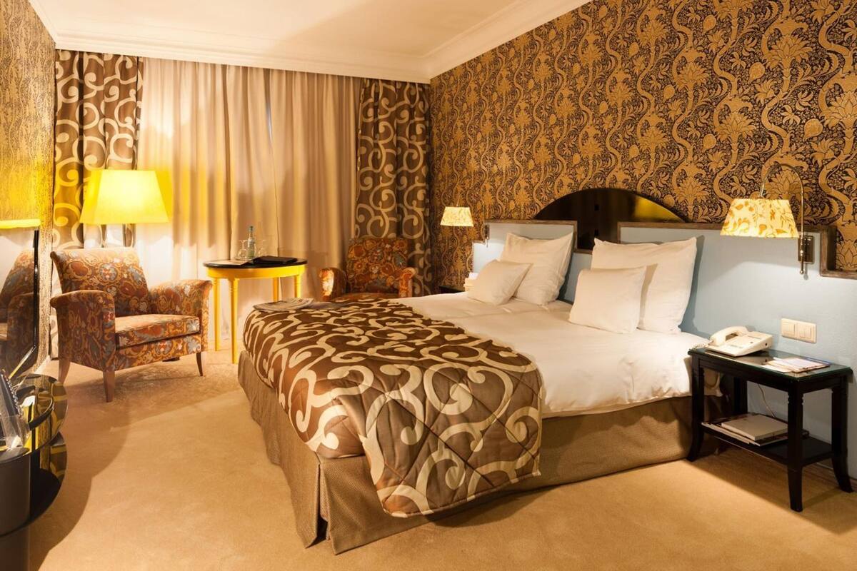Minibar, in-room safe, desk, soundproofing