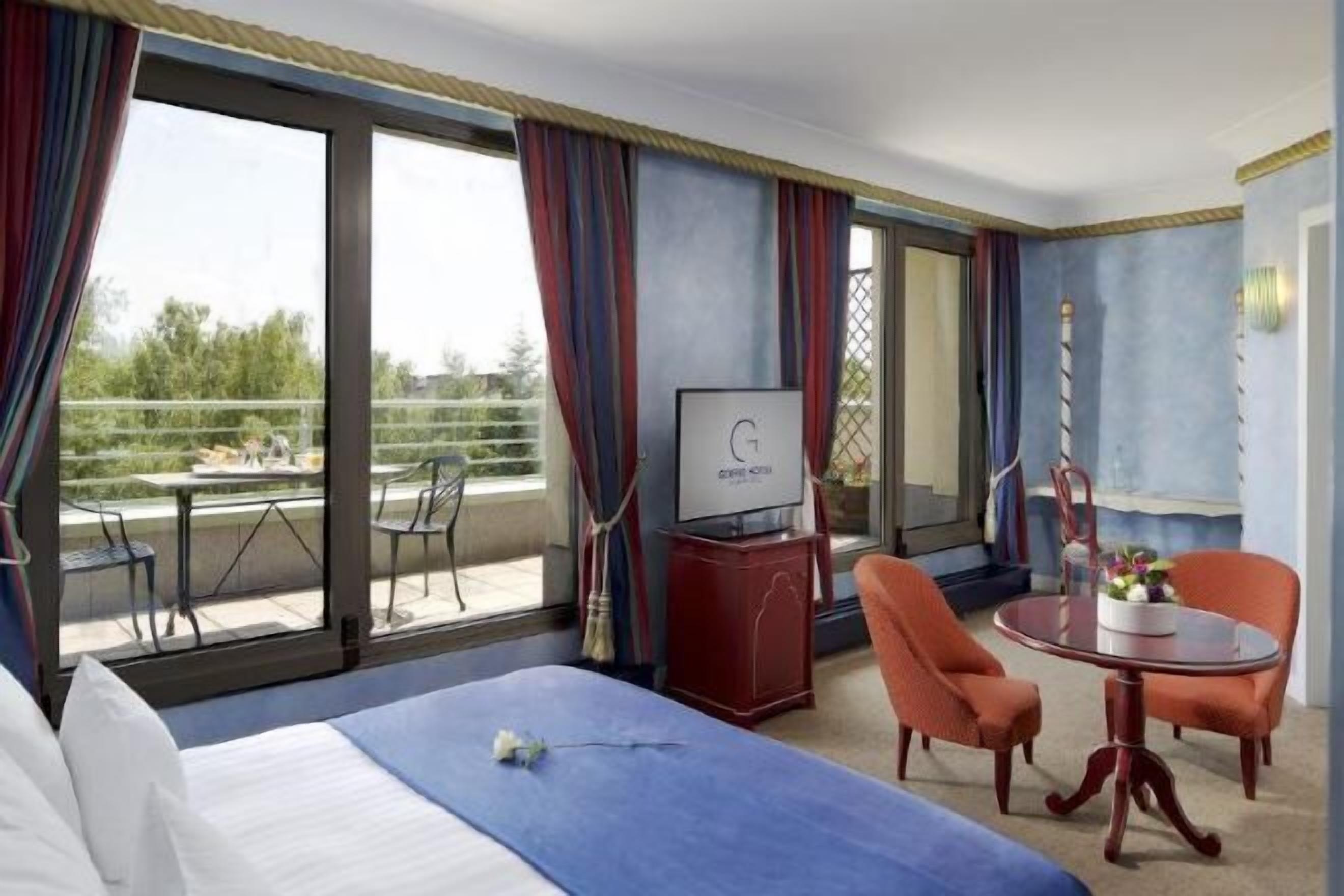 Minibar, in-room safe, desk, soundproofing