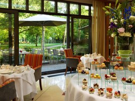 Lunch and dinner served, Regional cuisine