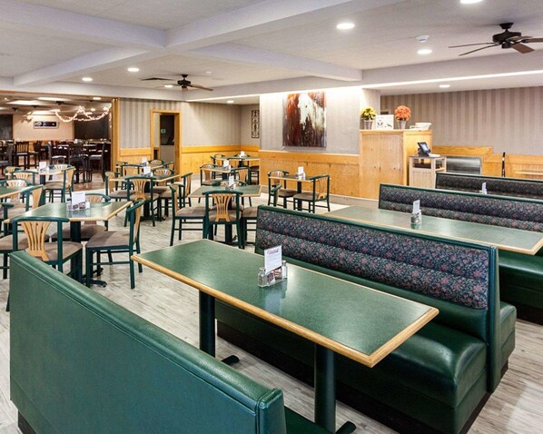 Breakfast, lunch, dinner served; American cuisine 