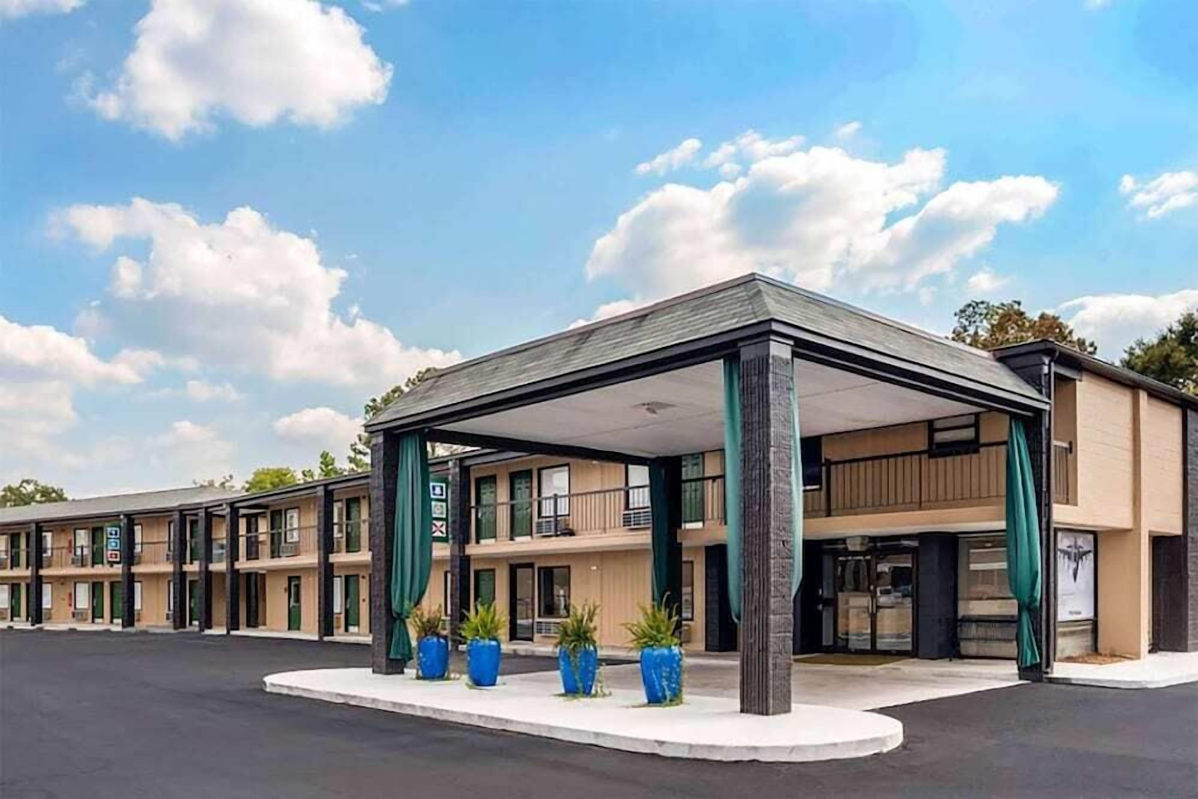 Roadway Inn — photo 15