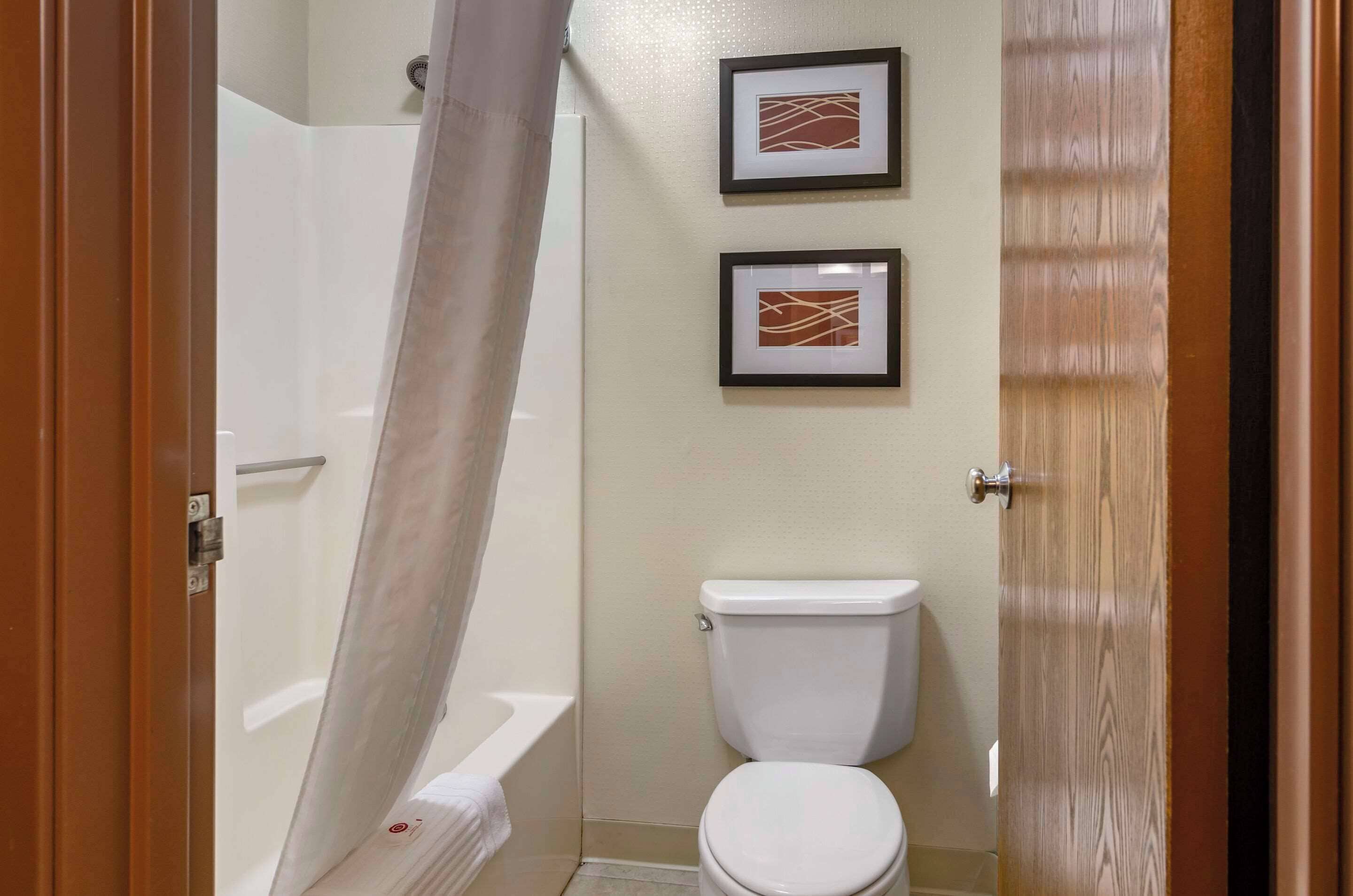 desk, iron/ironing board, free cots/infant beds, rollaway beds