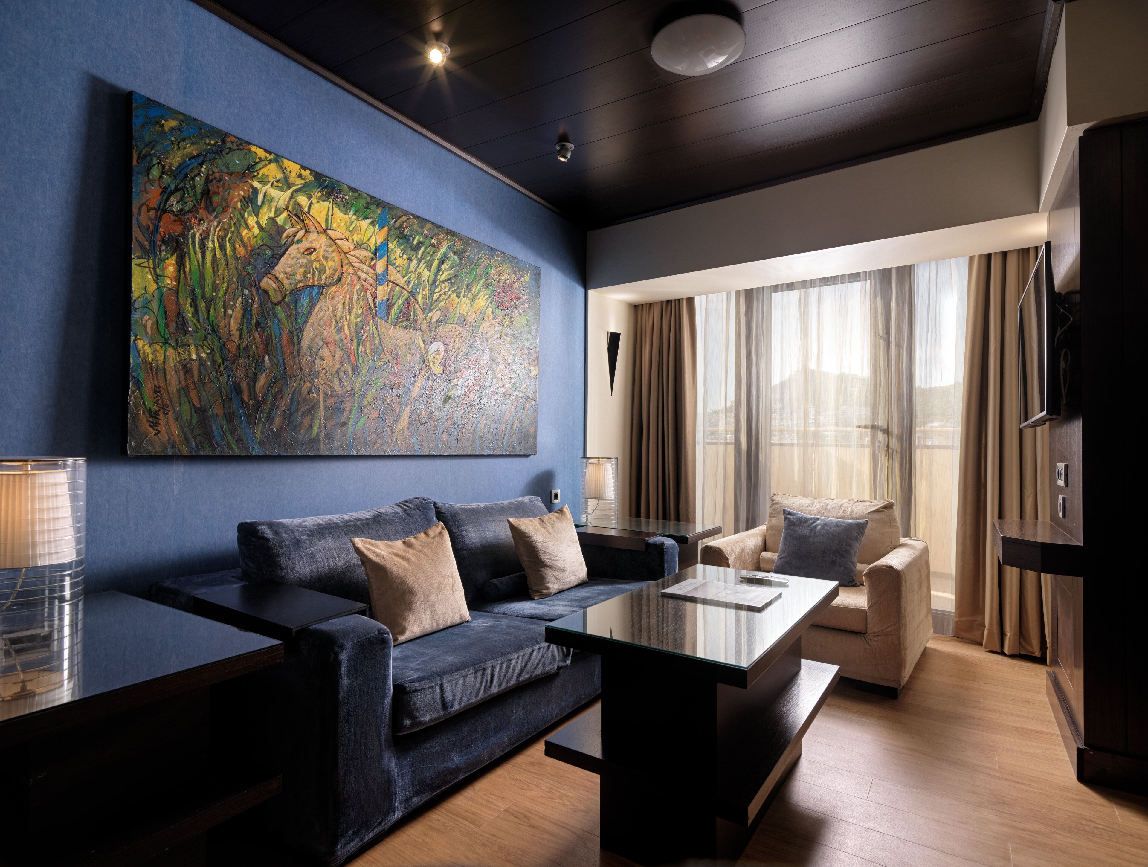 premium bedding, down duvets, tempur-pedic beds, minibar