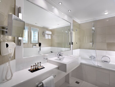 Crowne Plaza Athens City Centre, an IHG Hotel - Image 119