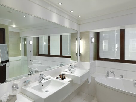 Crowne Plaza Athens City Centre, an IHG Hotel - Image 57