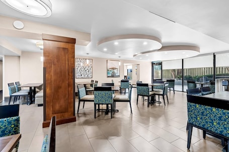 Free daily self-serve breakfast