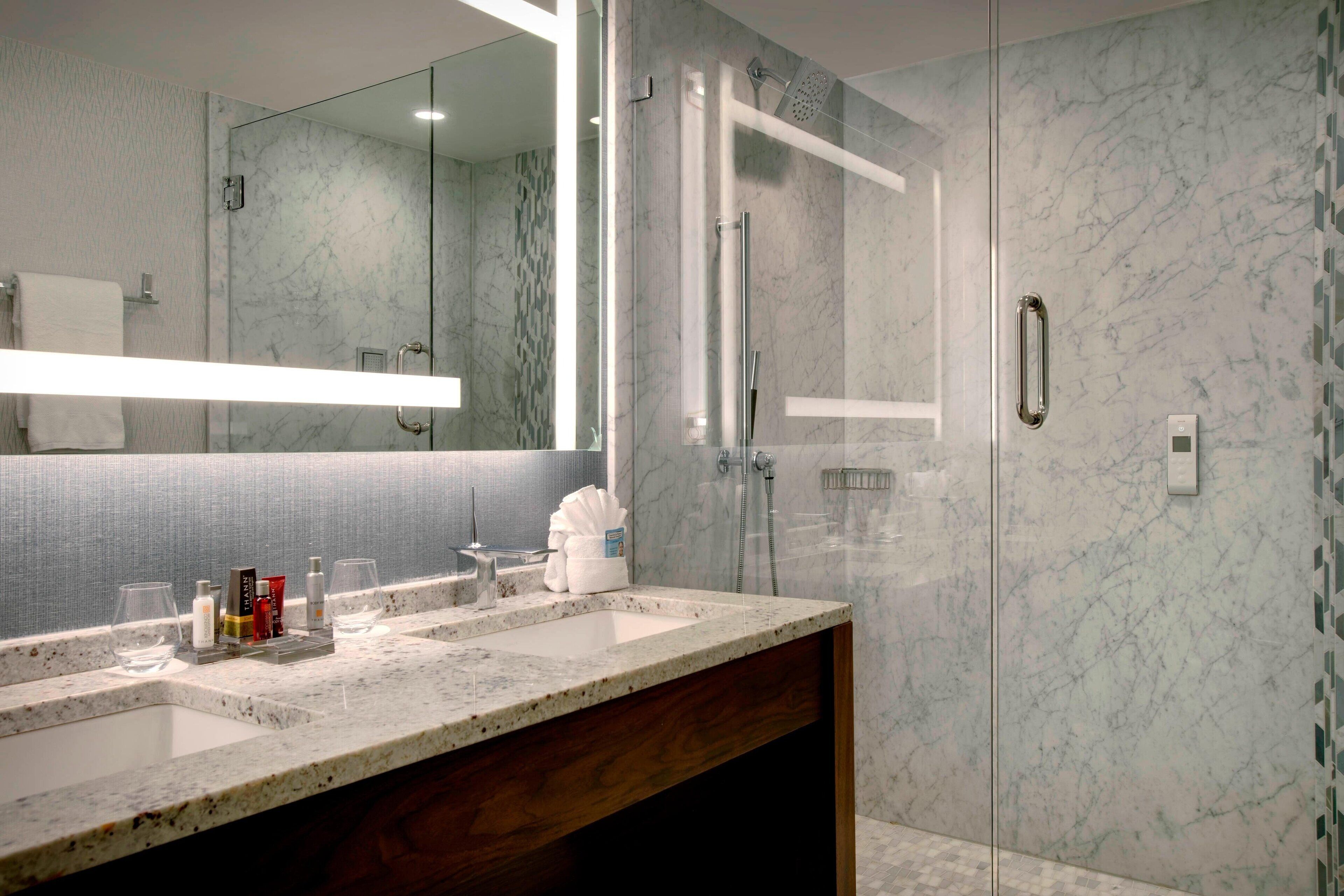 combined shower/bathtub, free toiletries, hair dryer, towels