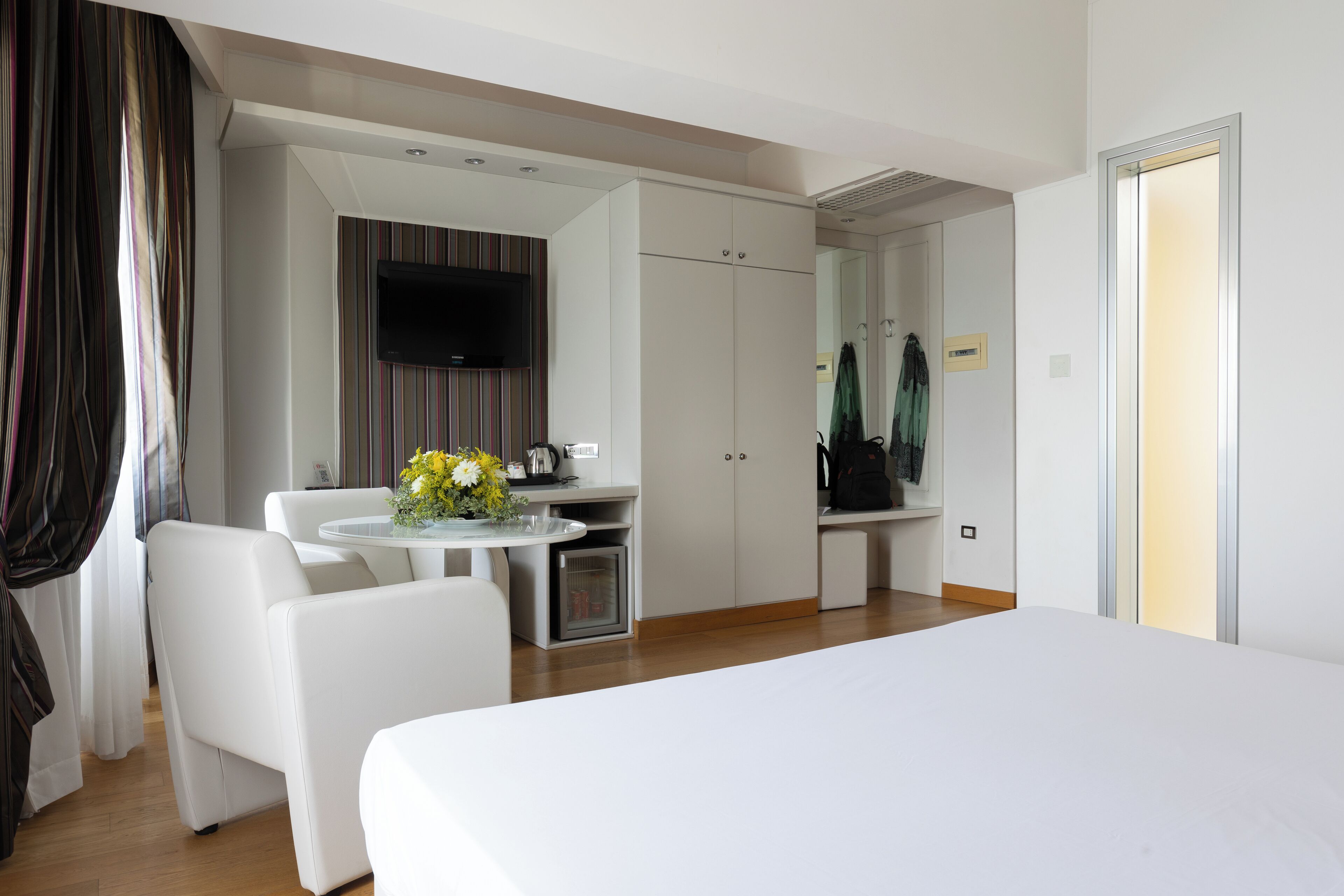 superior double room | minibar, in-room safe, desk, blackout curtains