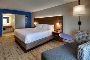 Zimmersafe, Schreibtisch, Verdunkelungsvorhänge, Bügeleisen/Bügelbrett