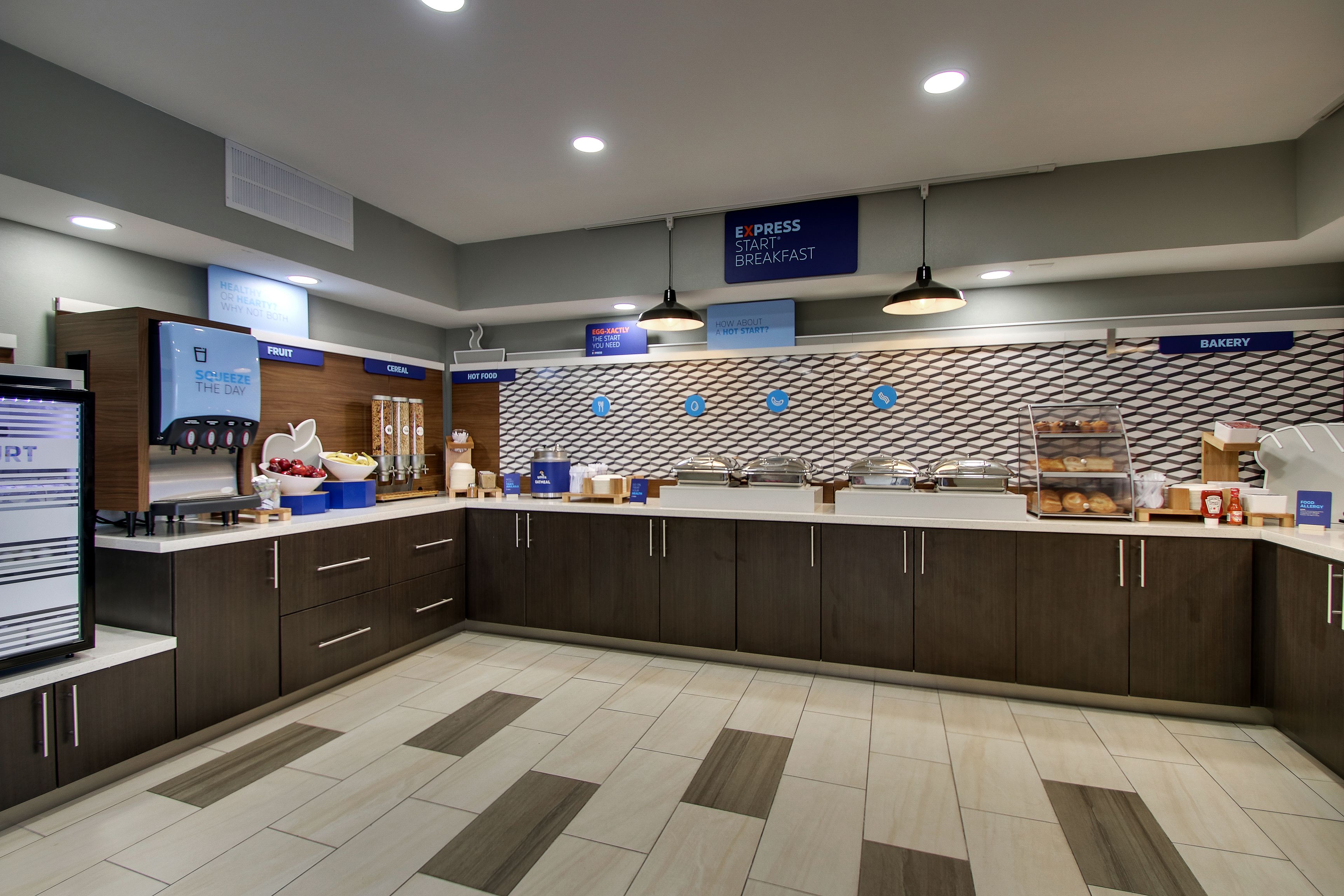 free daily continental breakfast