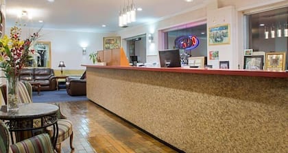 Days Inn by Wyndham Tallahassee-Government Center