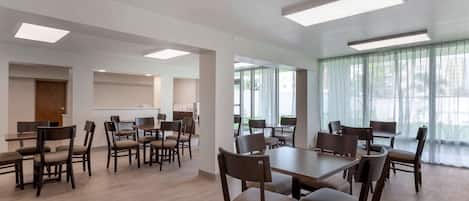 Petit déjeuner continental compris tous les jours