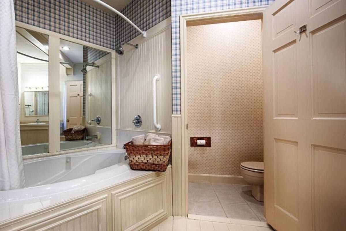 Baño | Amenidades de baño ecológicas y secadora de cabello