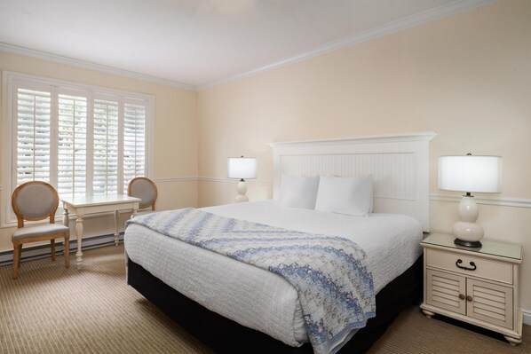 Standard Room, 1 King Bed, Non Smoking, Jetted Tub