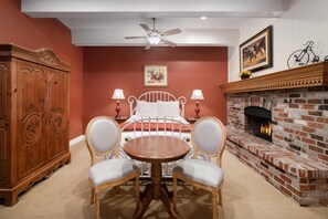 Standard Room, 1 Queen Bed, Non Smoking, Jetted Tub