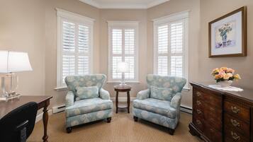 Fer et planche Ă repasser, Wi-Fi, draps fournis