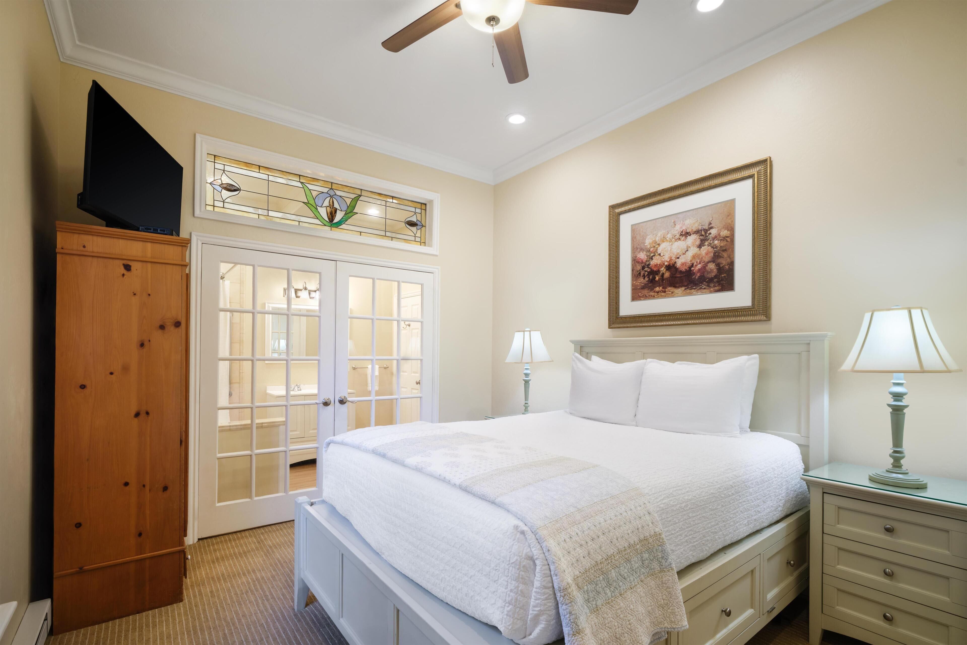 Standard Room, 1 Queen Bed, Non Smoking, Jetted Tub