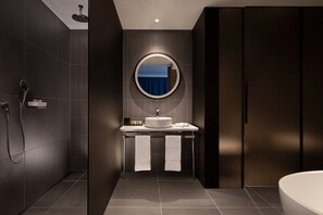 Executive Suite, 1 King Bed | Bathroom | Rainfall showerhead, free toiletries, hair dryer, bathrobes