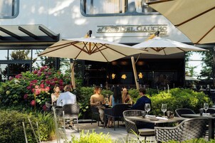 Se sirven cenas y brunches, cocina argentina