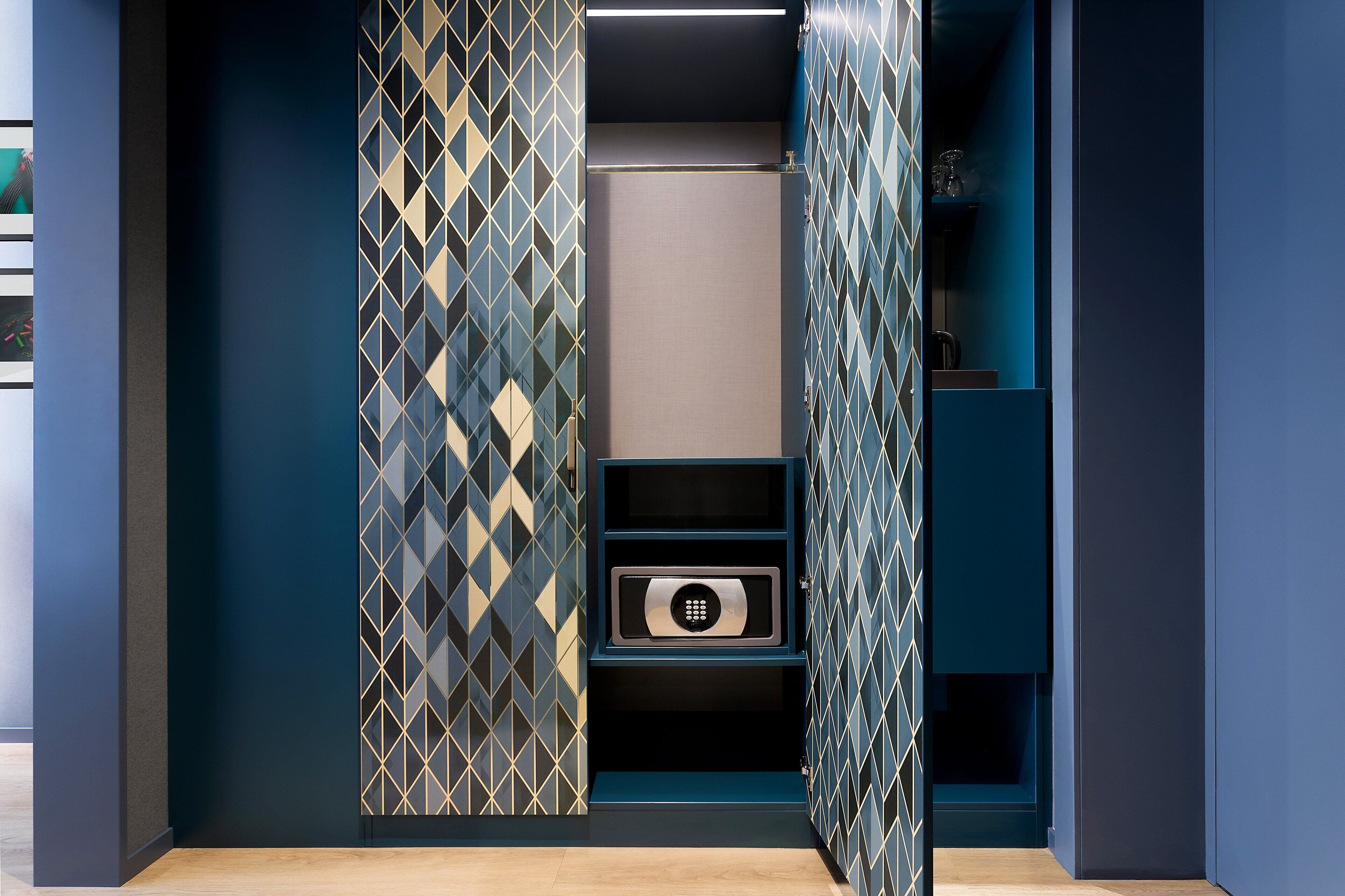 1 bedroom, down duvets, minibar, in-room safe