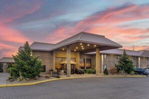 Exterior - Best Western Plus Ahtanum Inn (Yakima)