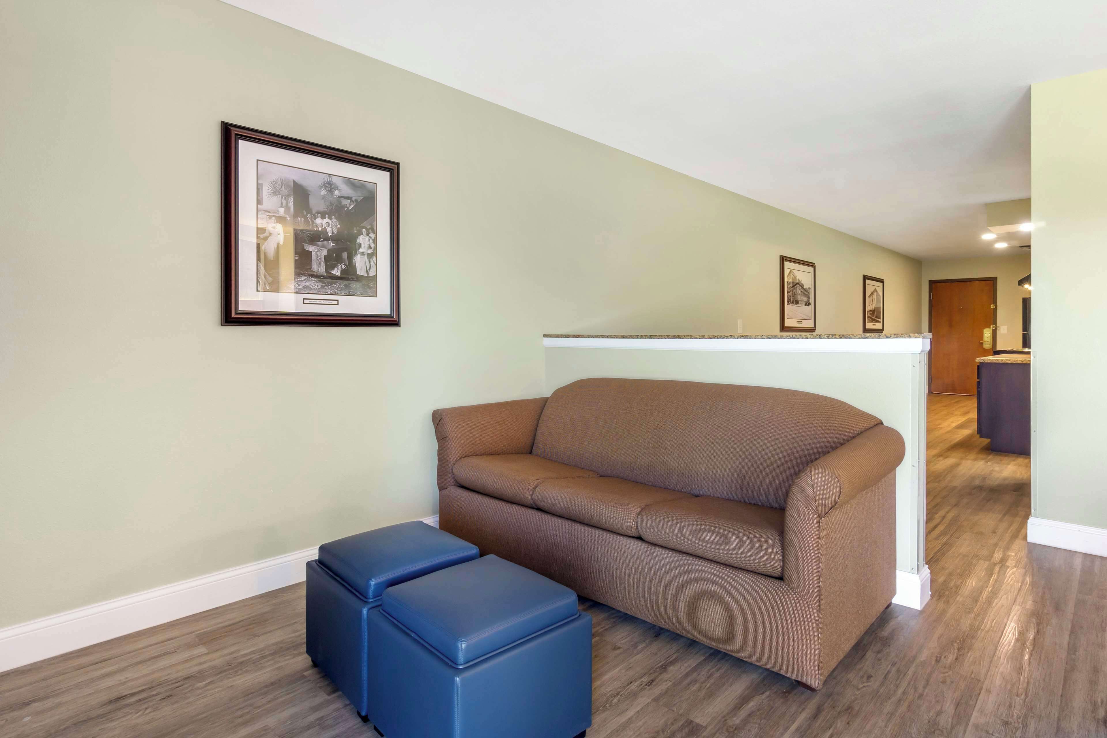 suite, 1 king bed, accessible, poolside (with sofabed, full kitchen) | desk, laptop workspace, iron/ironing board, travel cot