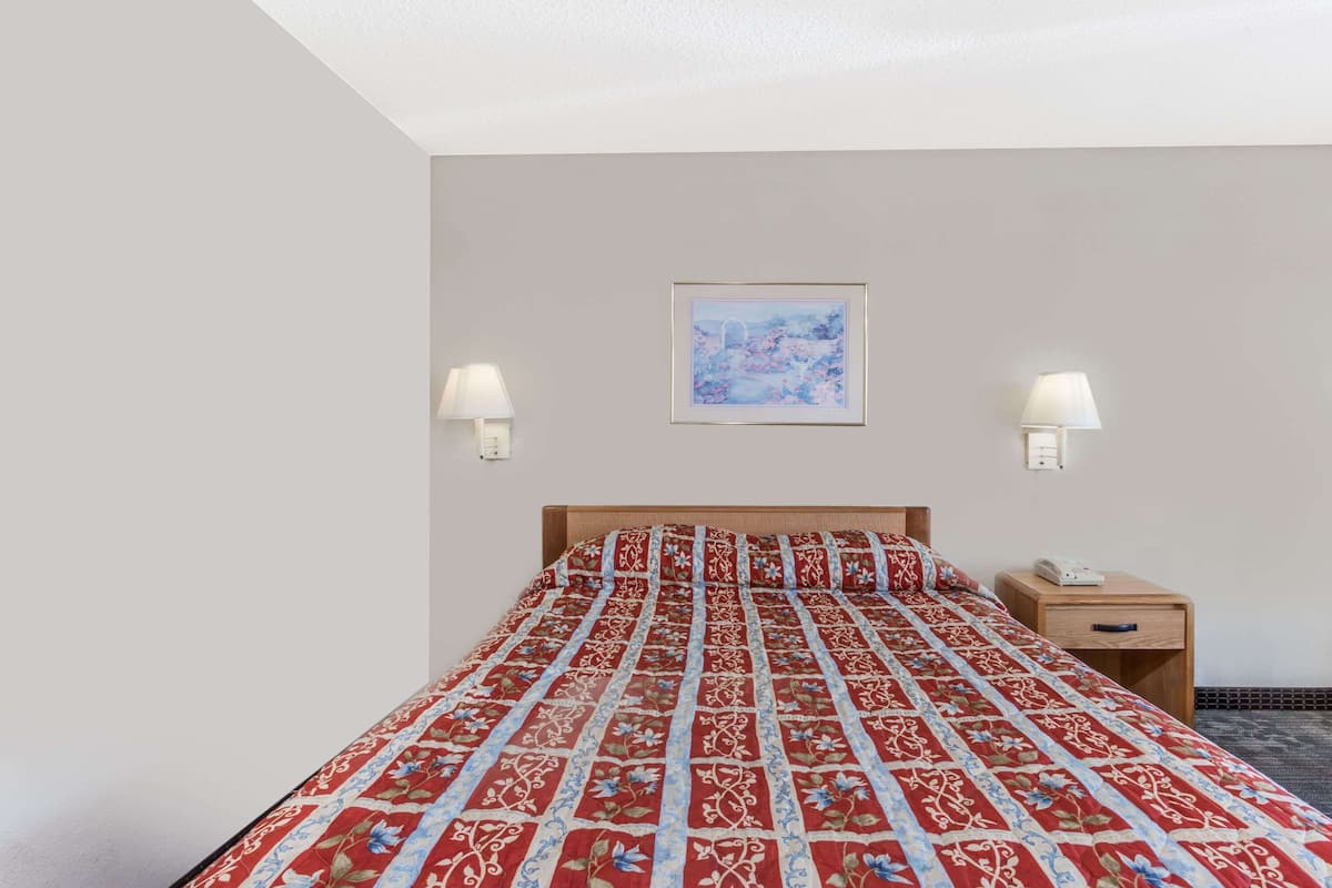 Zimmer, 1 Queen-Bett, Raucher | Schreibtisch, Bettwäsche
