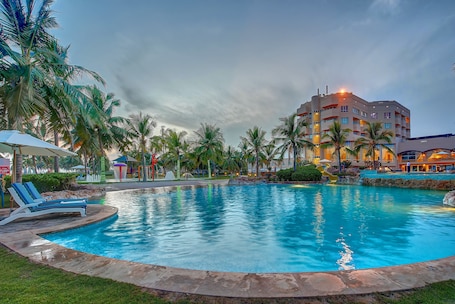 3 outdoor pools, open 7:00 AM to 8:00 PM, free cabanas, pool umbrellas