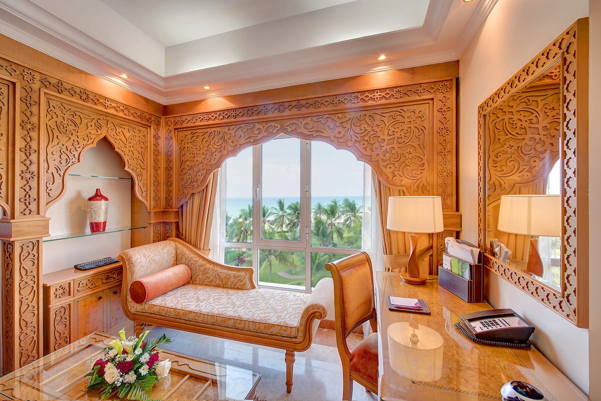 junior suite, 1 king bed, ocean view | room amenity