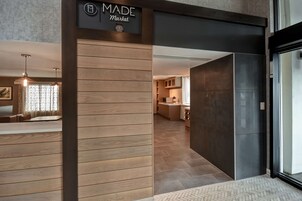 Snack bar