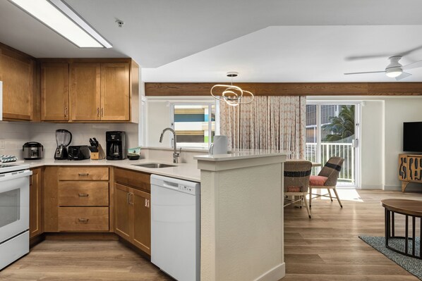 Suite, 2 Bedrooms, Kitchenette | Private kitchenette | Coffee/tea maker, fridge, microwave, cookware/dishes/utensils - Club Wyndham at Waikiki Beach Walk (Honolulu)