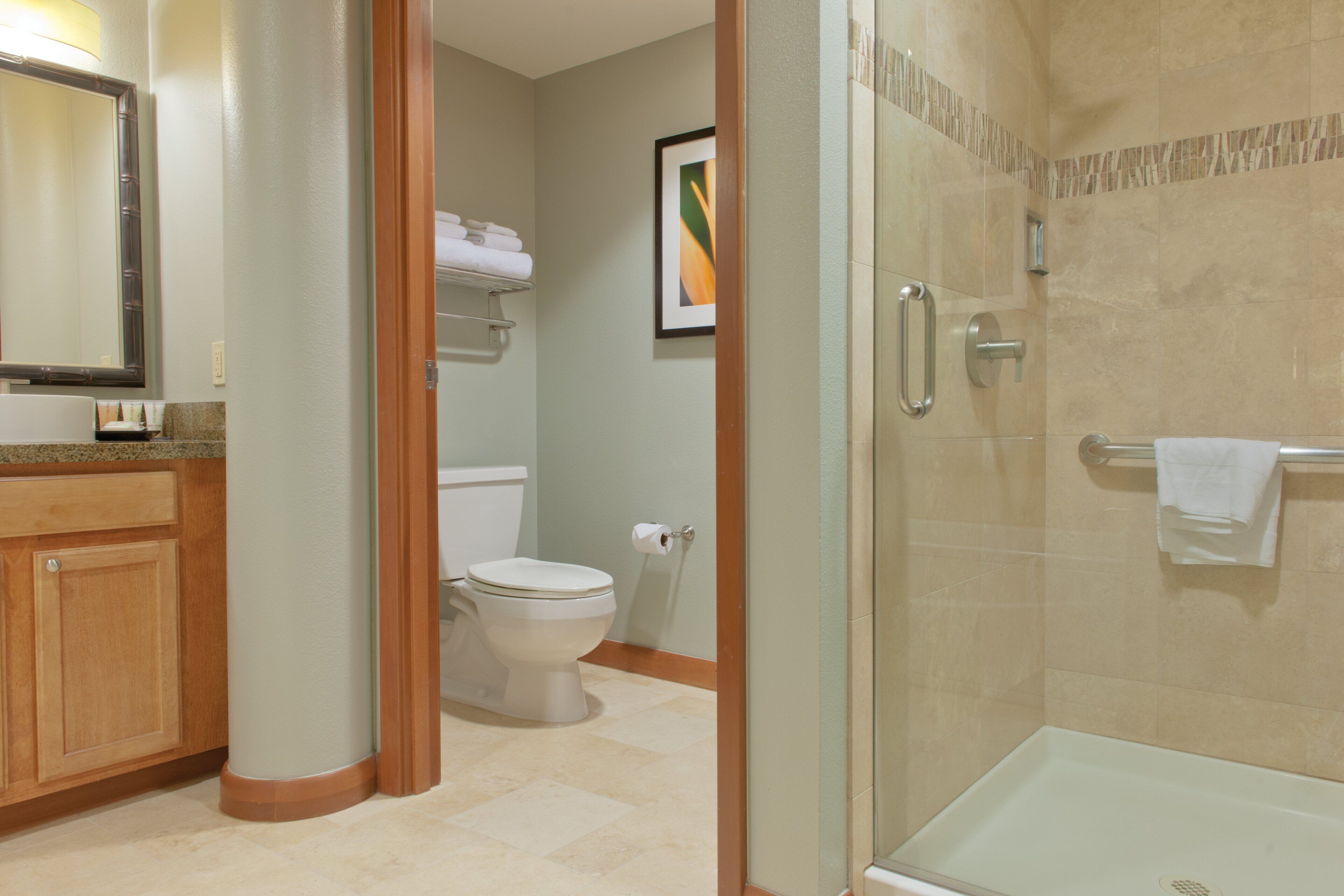suite, 2 bedrooms, kitchenette | bathroom | combined shower/bathtub, hair dryer, towels
