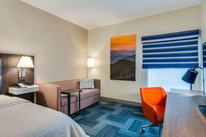 Room, 1 King Bed, Jetted Tub (Study)