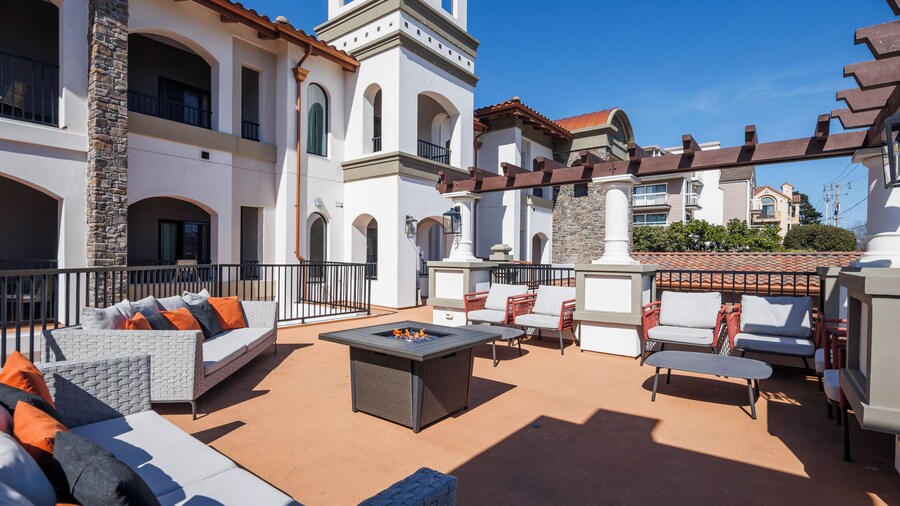 La Quinta Inn & Suites by Wyndham Santa Cruz