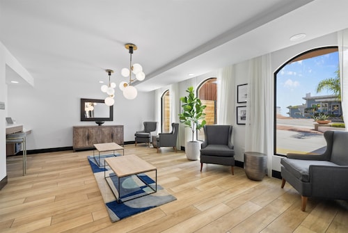 La Quinta Inn & Suites by Wyndham Santa Cruz