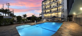 MC Pacific Inn & Suites