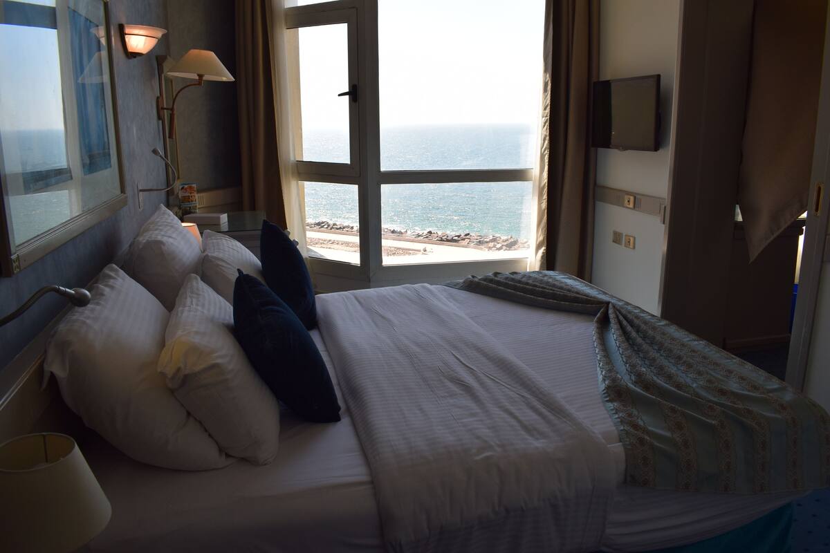 Minibar, két bảo mật tại phòng, bàn, phòng cách âm 