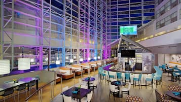 供應早餐、午餐和晚餐,美國料理