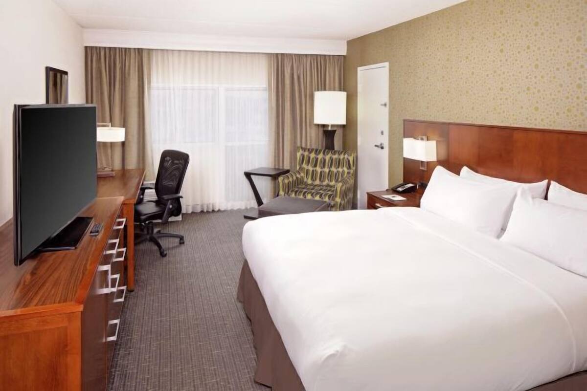 Premium bedding, pillowtop beds, in-room safe, blackout drapes