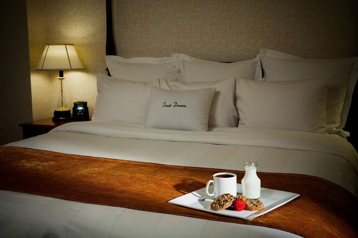 premium bedding, pillow-top beds, in-room safe, blackout curtains