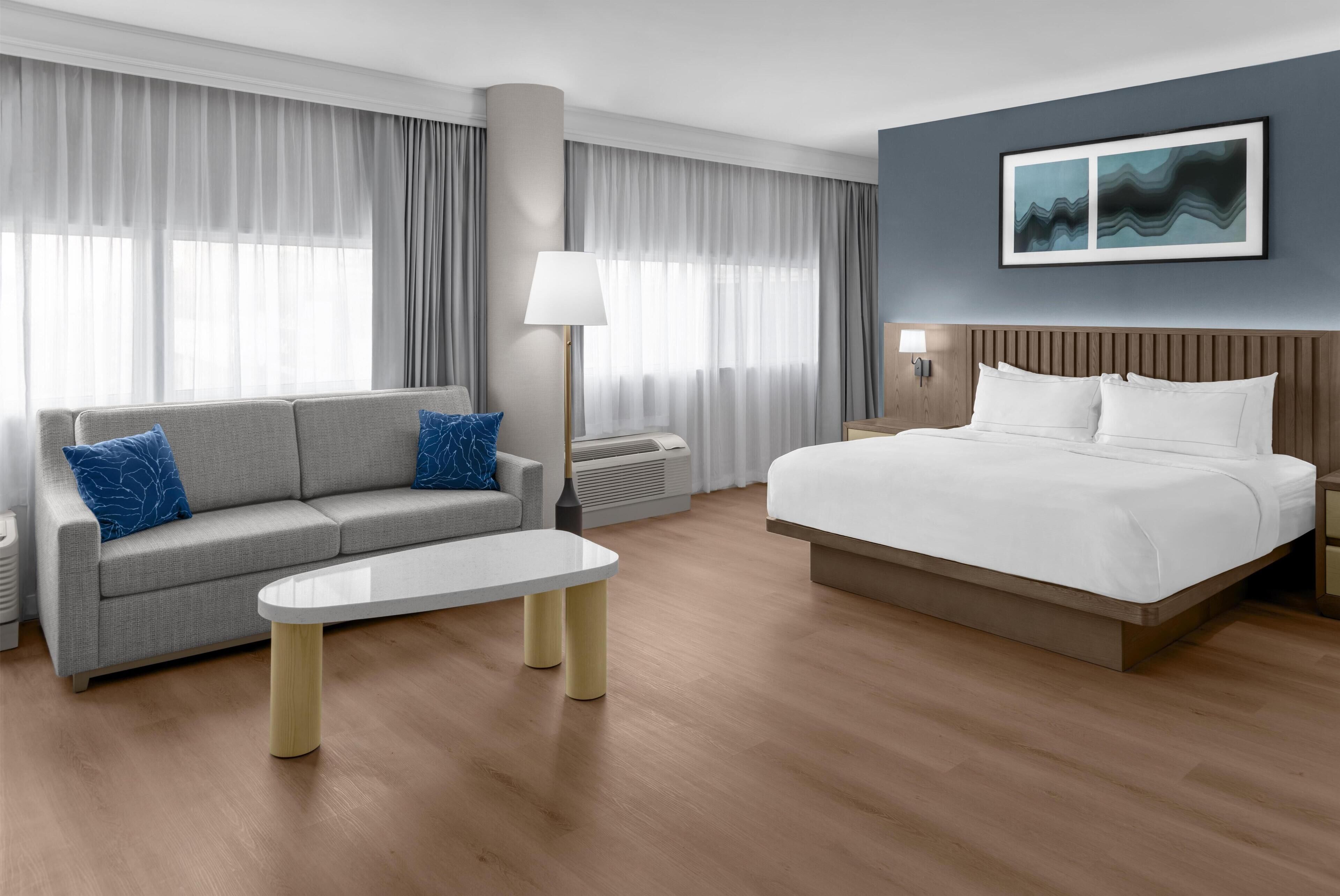 Suíte júnior, acessível, para não fumantes | Roupas de cama premium, camas com colchões pillow-top