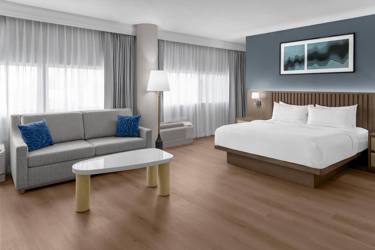 Junior-Suite, barrierefrei, Nichtraucher | Hochwertige Bettwaren, Pillowtop-Betten, Zimmersafe