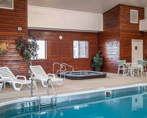 Piscine intérieure